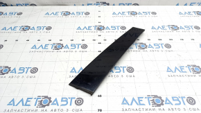 The front left side door trim for a Lexus UX 19-26 has a broken fastener.