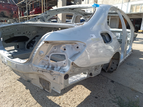 Mercedes W213 E 300/350 17-20 rear right quarter wing on the body, silver