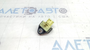 Toyota Highlander 20-26 front right airbag sensor on TV