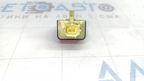 Toyota Highlander 20-26 front right airbag sensor on TV