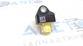 Toyota Highlander 20-26 front right airbag sensor on TV