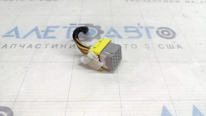 Gray chip for the SRS airbag module (airbag computer) on a Toyota Highlander 20-26