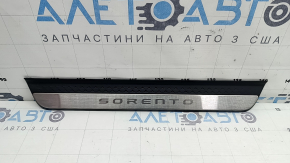 Black outer front right door sill plate for Kia Sorento 21-23 HEV, with chrome insert, scratches