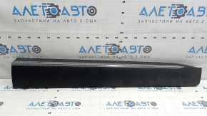 Lower front right door trim for Kia Sorento 21-23 HEV, PHEV structure with chrome molding, chips on the chrome