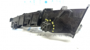 The rear bumper mount, bumper-light, right, Toyota Camry v70 18-24, is broken.