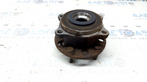 Kia Sorento 21-26 AWD rear right hub, rusty