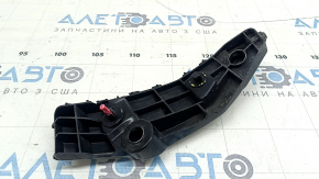 The right front bumper mount on a Toyota Rav4 19-25 has broken latches.