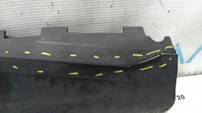 The radiator deflector on the 09-17 Audi Q5 8R amplifier is cracked.