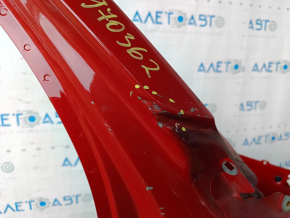 The front right quarter of a BMW 3 G20 19-26 is sawn off, red, the threshold is dented, dents