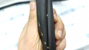 Front left door opening seal VW Tiguan 18-24 worn