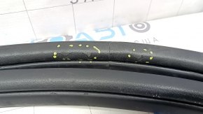 The rear right door seal of the BMW X2 F39 18-23 is torn
