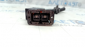 The chip on the diffuser radiator shroud Lexus ES300h 19-25 is large