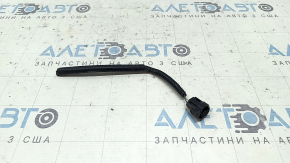 A small chip for the diffuser radiator shroud of a Lexus ES300h 19-25