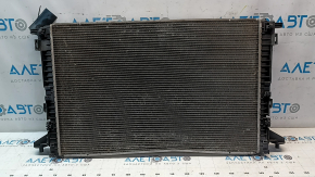 The water cooling radiator of the Audi Q8 19-26 3.0T MHEV is crushed