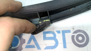 Right windshield molding BMW X1 F48 16-22 broken fastening, bumps