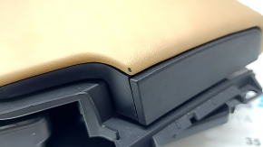 Lexus ES 19-22 armrest, light brown with brown leather, for wireless charging, scratch