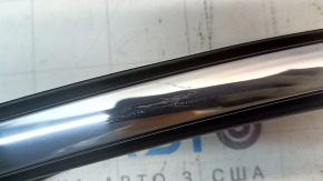 Upper front right door molding Ford Escape MK4 20-26 chrome, with glass seal, scratches