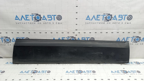 Lower front right door trim VW Atlas 18-26 structure, worn