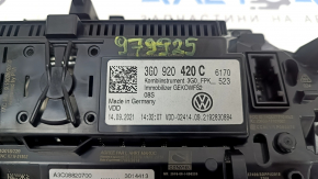 Instrument cluster VW Atlas 21-23 scratches, display defect