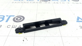 The hook of the curtain of the rear left door of VW Atlas 18-26 is broken, the fastening of the plug is broken