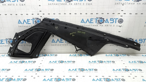 The hood-wing seal, left BMW 5 F10 11-16, has dried out