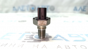 Fuel pressure sensor Honda CRV 23-26 HEV on the fuel rail