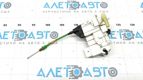 The front left door closer cable of BMW 5 G30 17-23 is torn