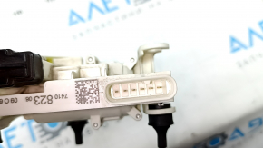 The front left door closer cable of BMW 5 G30 17-23 is torn