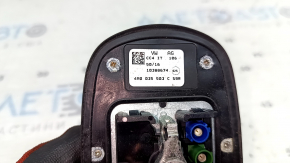 The antenna fin of the Audi Q7 16-20 has a torn seal and the housing has oxidized