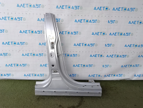 The central right body pillar of Hyundai Sonata 15-19 is sawn off, butt