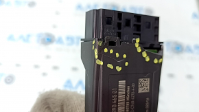 The control unit for heating the rear row of seats of BMW 5 G30 17-23 has a broken housing