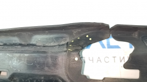The upper radiator deflector of BMW 5 G30 17-23 has dried out seal