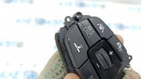 The steering wheel control buttons of the BMW 5 G30 17-22 are black, Sport, for radar distronic and lane keeping, and are worn