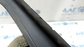 The right BMW 5 G30 17-22 trunk lid gutter trim on the body, the seal has dried out