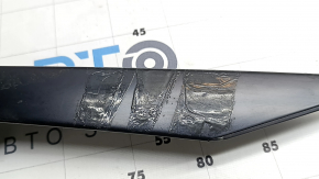 Triangle plug for the rear wing left Nissan Ariya 23-26 with black molding, in glue