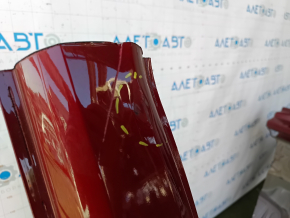 Front right quarter of VW Tiguan 18-24 sawed off, with B-pillar, red, bumps on the threshold