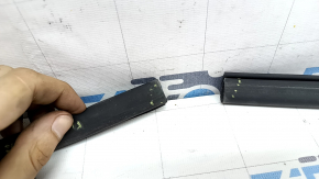 The rear right door seal of the Mercedes GLC 16-22 is torn