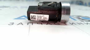 The start-stop button of the Audi Q3 8U 15-18 is worn out