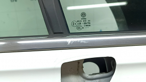 Front right door assembly VW Tiguan 18-24 keyless, white LC9A, dents, scratches on trim and molding