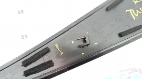 Left rear fender trim Hyundai Tucson 22-26 matte chrome, broken fasteners, broken fasteners, in glue