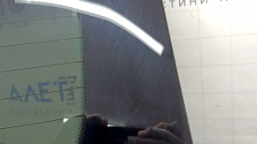 The trunk door is bare with glass, VW Tiguan 18-24, white LC9A, with a wiper arm and a trapezoid, scratches on the glass, dents