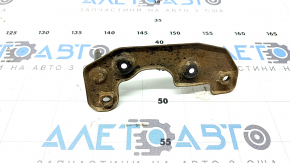 The rear bumper reinforcement mount, left, Hyundai Santa FE 21-23, is rusty
