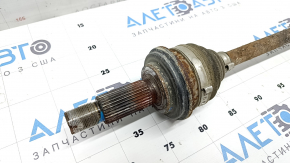 The rear left half shaft of the Hyundai Santa FE 21-23 AWD is rusty