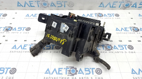 Hyundai Santa FE 21-23 underhood fuse box without wiring, broken mount