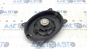 The front right door speaker of the Subaru Forester 14-18 SJ is dented, there is a chip on the housing