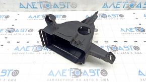 The fuse box housing under the hood of the Mercedes W167 GLE 350 450 20-26 is not a factory hole, there are breaks