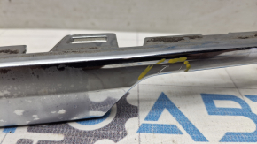 Rear bumper central molding VW Tiguan 18-24 chrome, scratches, broken fasteners