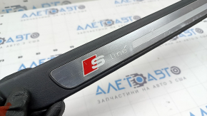 Outer front right threshold trim Audi A4 B8 08-16 sedan chrome, S line, broken guide, scratches, dents, dented