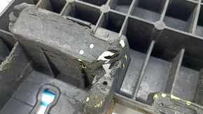 The lower front left threshold bracket for Mercedes X167 GLS 450 580 20-26 is dented and broken