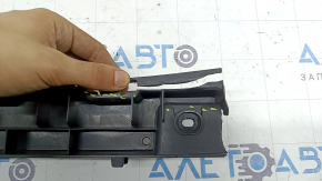 Rear bumper central mount VW Passat b8 16-19 USA, cracked, missing fragment